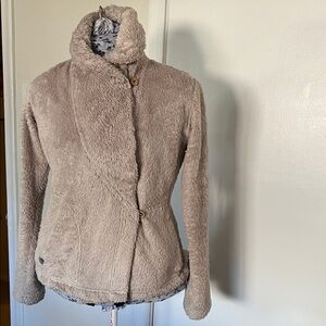 Patagonia Women's Teddy Jacket in Tan